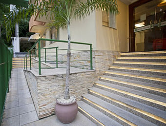 Hotel Village Icara�