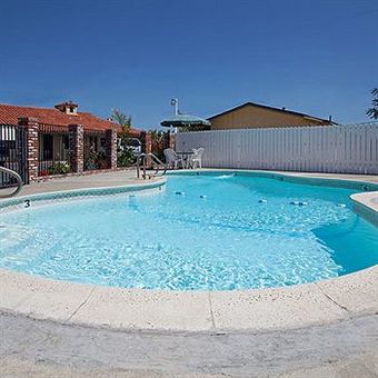 Motel Traveler's Inn