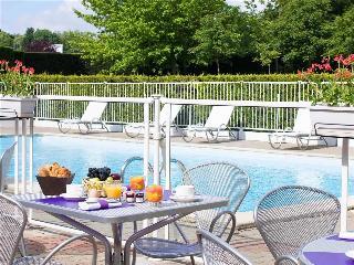 Novotel Orl�ans Charbonni�re Hotel
