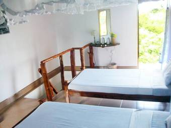 Hostal Roys Inn Guest House