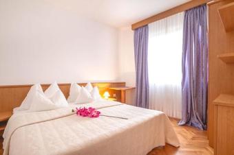 Two-bedroom Apartment In Klimno V