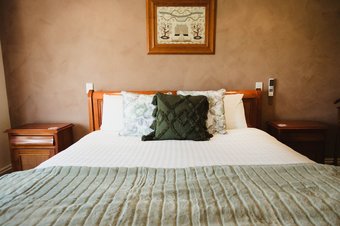 Hostal Montfort Manor