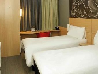 Hotel Ibis Jata�