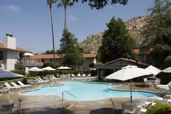 Hotel Riviera Oaks Resort & Racquet Club