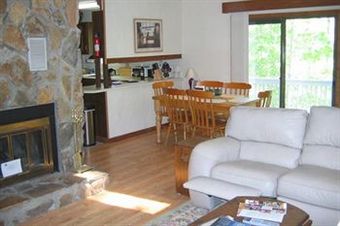 Hotel Rumbling Bald Resort