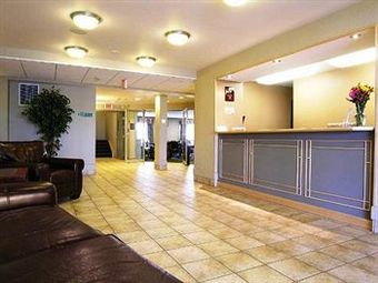 Hotel The Vantage Inn And Suites