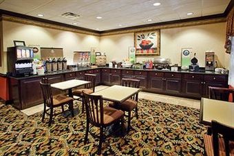 Hotel Country Inn & Suites By Carlson, Calhoun, Ga