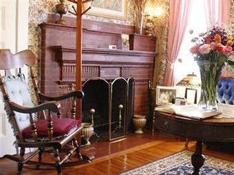 Bed & Breakfast Coolidge Corner Guest House