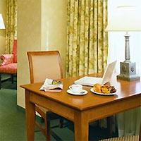 Hotel Cambridge Suites