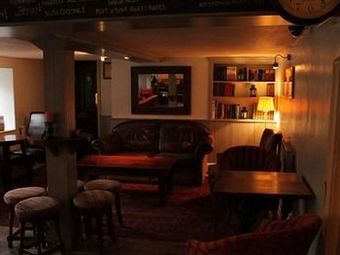 Hostal We Three Loggerheads