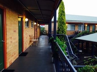 The Vines Motel And Cottages