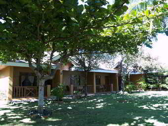 Hotel Anda White Beach Resort