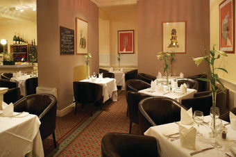 Hotel Crown And Mitre