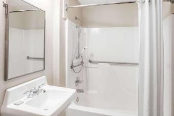 Hotel Super 8 By Wyndham Harrisburg