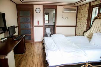 Hillstay Residence Hotel