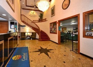 Hotel Comfort Inn & Suites