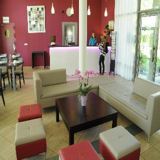 Nemea Apparthotel (.)