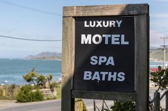 Kaka Point Spa Motel At Catlins
