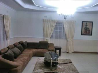 Hostal Home Up Guest House