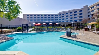 Hotel Doubletree By Hilton Pleasanton At The Club