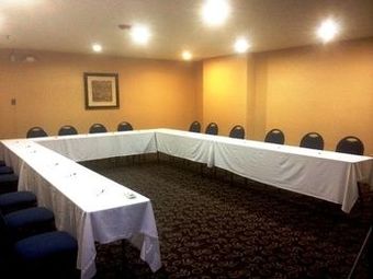 Holiday Inn Express Hotel & Suites Woodland Hills