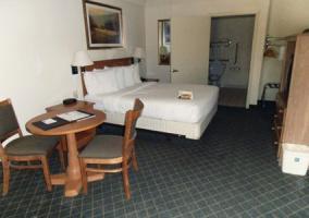North Austin Plaza Hotel & Suites