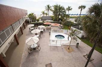 Hotel La Costa Beach Club