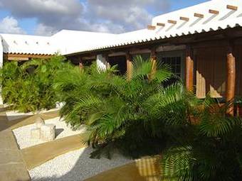 Hotel Tropicana & Bonaire Fun Apartments (.)