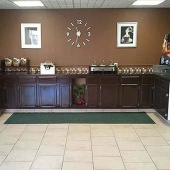 Magnuson Hotel Red Baron