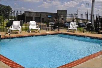 Hotel Home Gate Inn & Suites