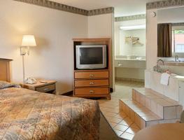 Hotel Super 8 By Wyndham Charlotte Downtown Area