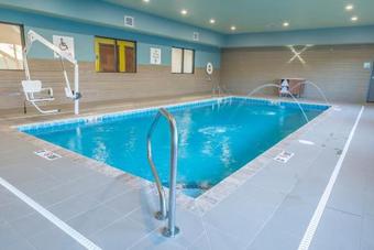 Hotel Holiday Inn Express & Suites Clarion