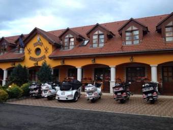 Hostal Radics Panzi� �tterem �s Wellness K�zpont