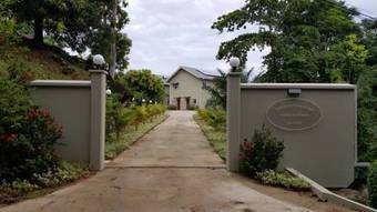 Hostal Bambous River Lodge