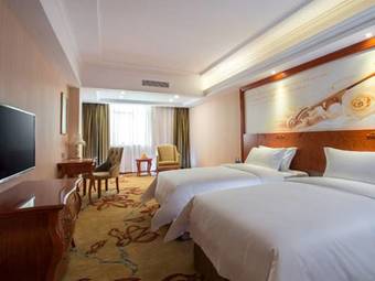 Vienna Hotel Longchuan