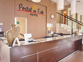 Hotel Portal Del Este