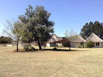 Hotel 12 On Vaal Drive B And B