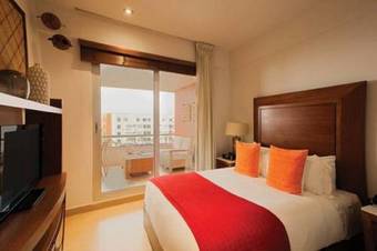 Aak-bal Fully Furnished 2 Bedroom And 2 Full Bathrooms Hotel Condos