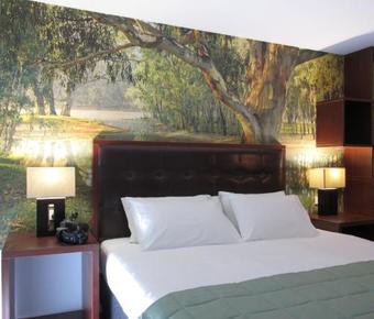 Grand Hotel And Studios