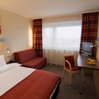 Hotel Express By Holiday Inn Stuttgart Airport