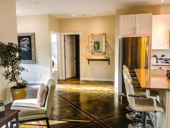 Country Garden Cottage Near Ocean, Sidney, Butchart