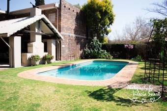 Bed & Breakfast Mistique Waters Self Catering