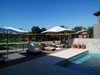 Apartamento Lom Suites