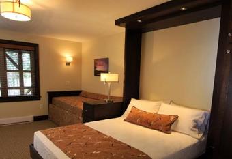 Hotel Sojourn Lakeside Resort