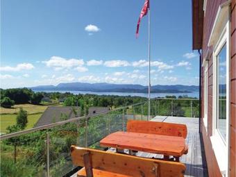 Four-bedroom Holiday Home In Heroysund/kvinnherad