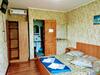 Hostal Guest House Kamelia