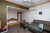 Oyo 15468 Hotel Sharda
