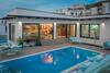 Luxury Villa Riva With Infinity Pool