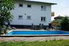 Apartamento Haus Mit 6 Schlafzimmer, Pool Und Gro�em Garten
