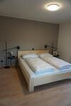 Apartamento Haus Mit 6 Schlafzimmer, Pool Und Gro�em Garten